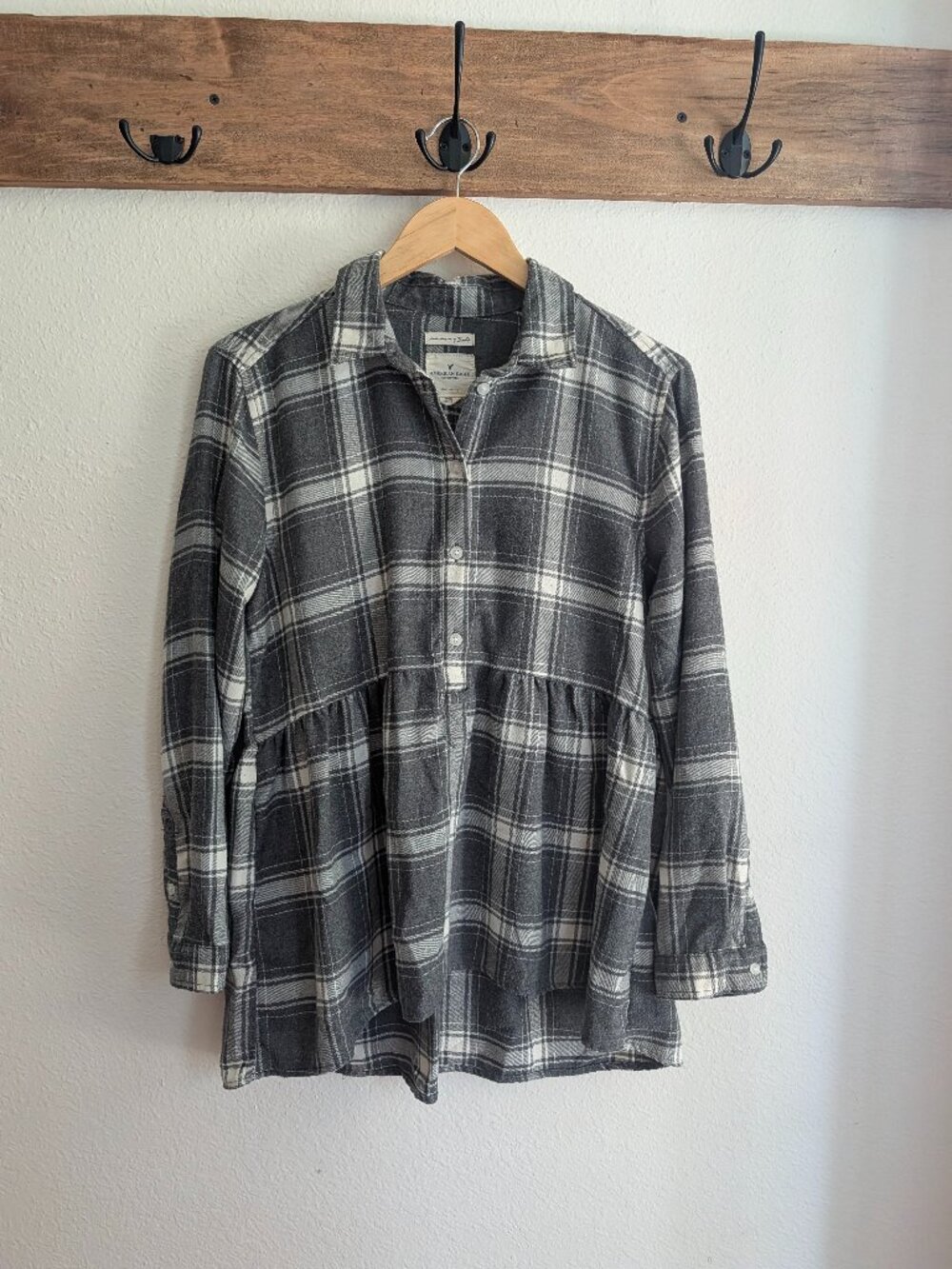 american eagle soft long sleeve peplum popover shirt dark gray plaid size M